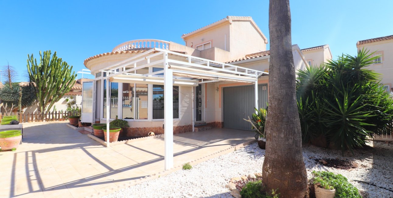 Resale - Villa -
Ciudad Quesada - Atalayas