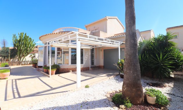 Resale - Villa -
Ciudad Quesada - Atalayas