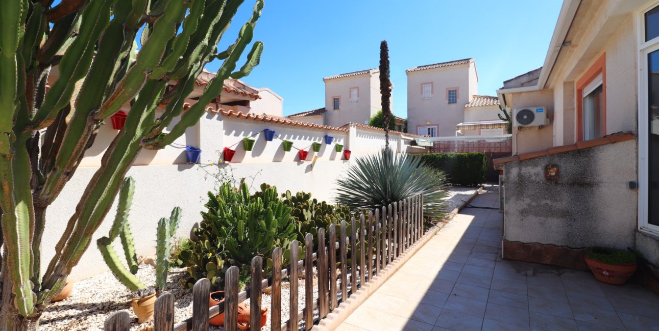 Resale - Villa -
Ciudad Quesada - Atalayas