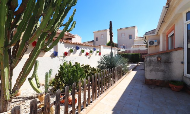 Resale - Villa -
Ciudad Quesada - Atalayas