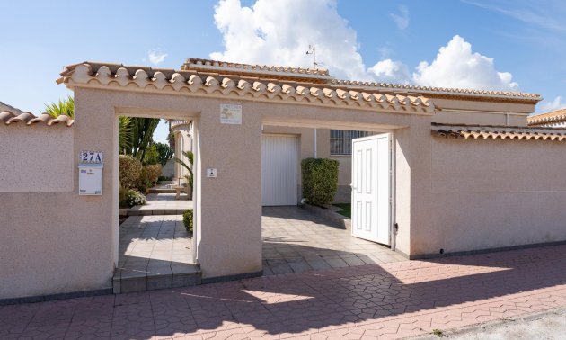 Resale - Villa -
Orihuela Costa - Playa Flamenca