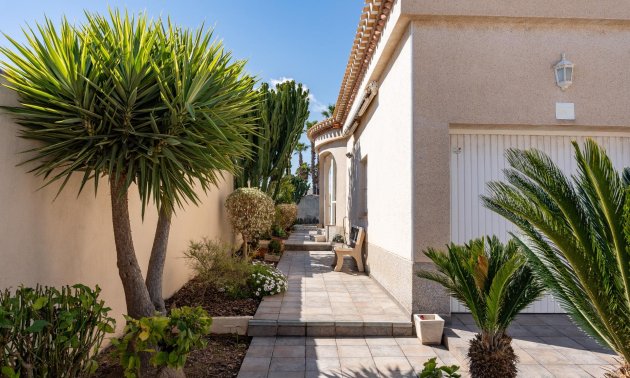 Resale - Villa -
Orihuela Costa - Playa Flamenca