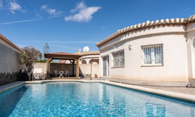 Resale - Villa -
Orihuela Costa - Playa Flamenca