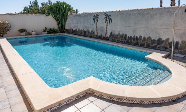 Resale - Villa -
Orihuela Costa - Playa Flamenca