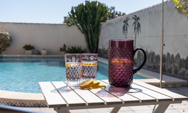 Resale - Villa -
Orihuela Costa - Playa Flamenca