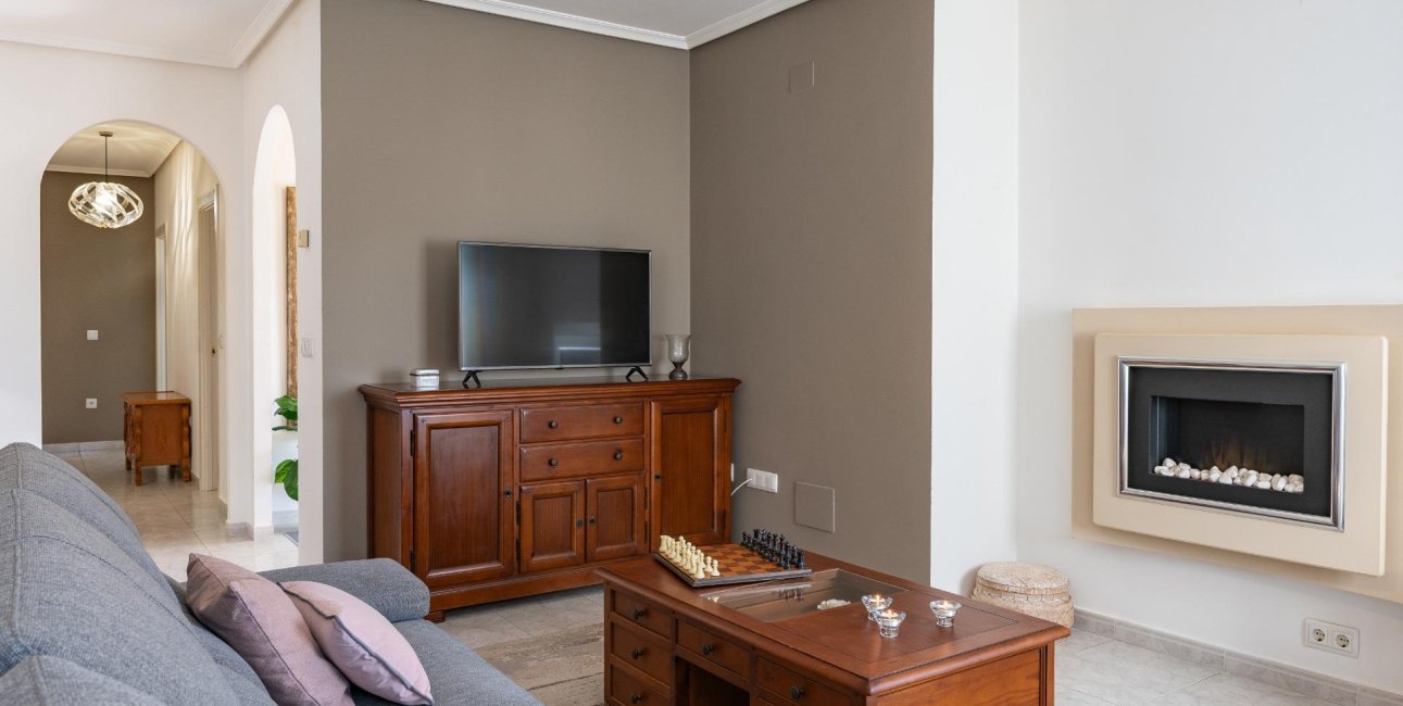 Resale - Villa -
Orihuela Costa - Playa Flamenca