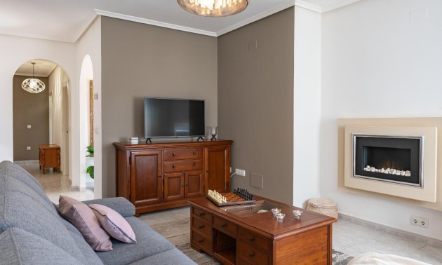 Resale - Villa -
Orihuela Costa - Playa Flamenca