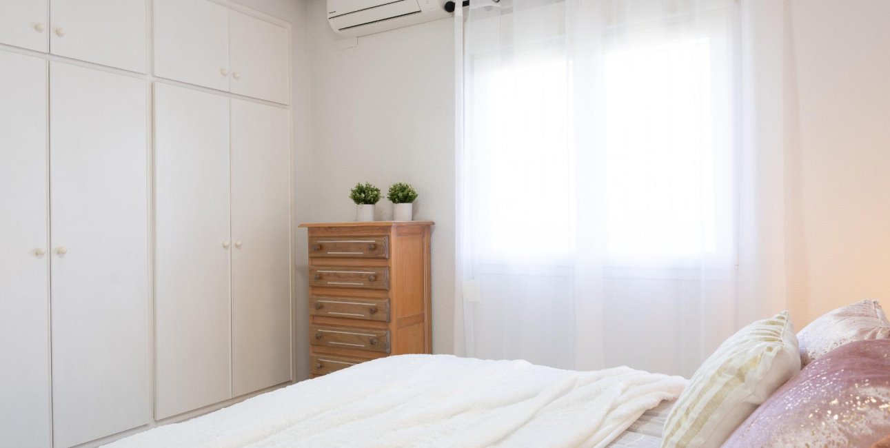 Resale - Villa -
Orihuela Costa - Playa Flamenca