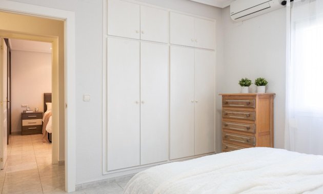 Resale - Villa -
Orihuela Costa - Playa Flamenca