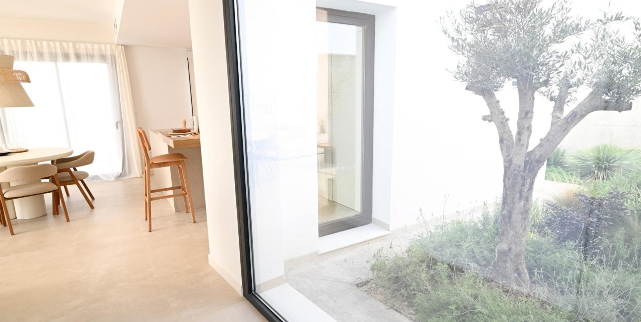 Rynek pierwotny - Willa -
Baños y Mendigo - Altaona Golf