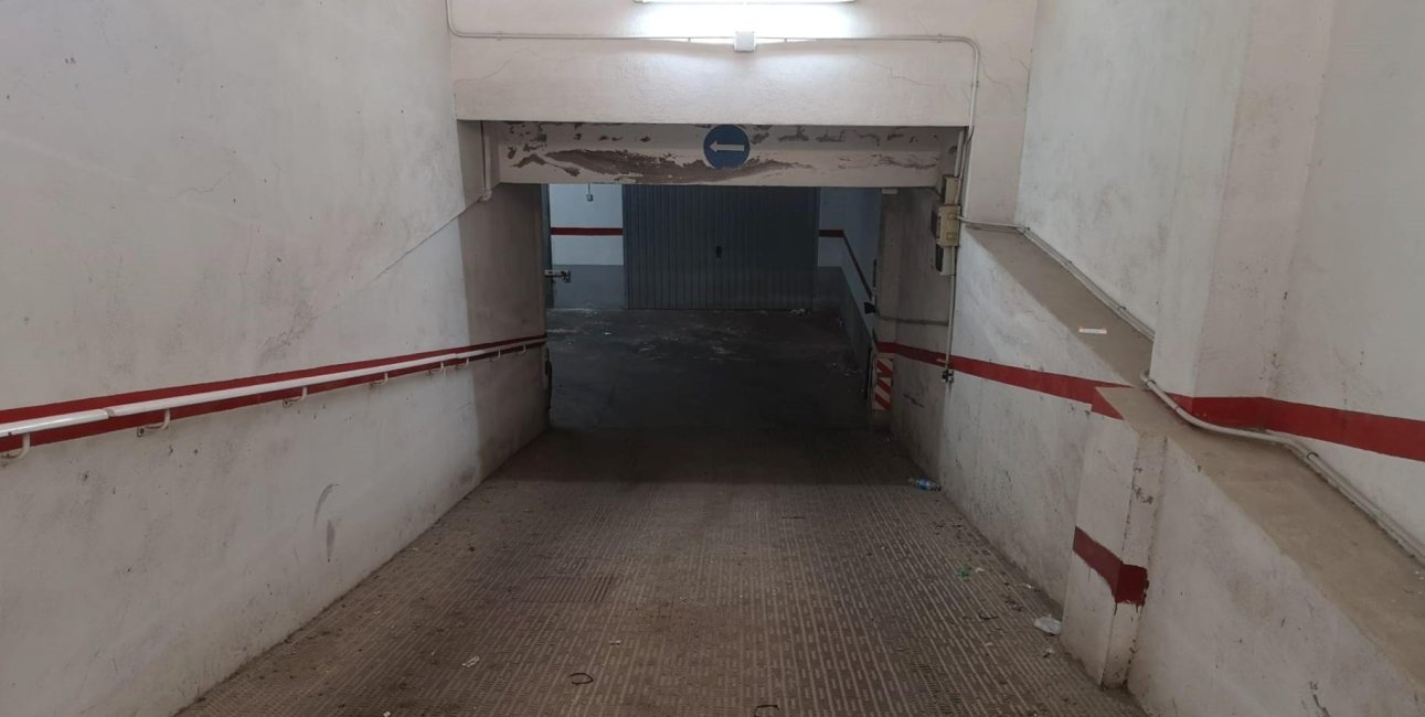 Rynek wtórny - Garaż -
Torrevieja - Playa de los Locos