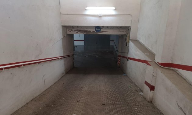 Rynek wtórny - Garaż -
Torrevieja - Playa de los Locos