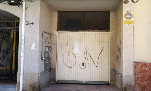 Rynek wtórny - Garaż -
Torrevieja - Playa de los Locos