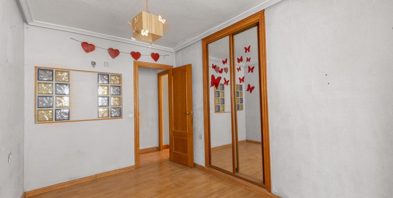 Rynek wtórny - Mieszkanie  -
Torrevieja - Playa del Cura