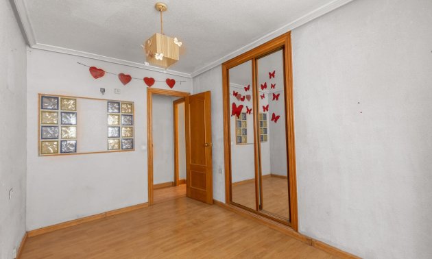 Rynek wtórny - Mieszkanie  -
Torrevieja - Playa del Cura