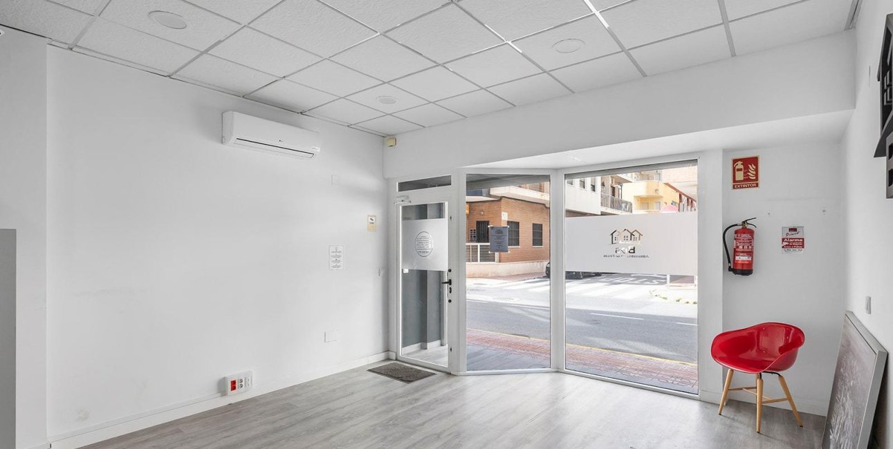 Rynek wtórny - Lokal handlowy -
Torrevieja - La Mata