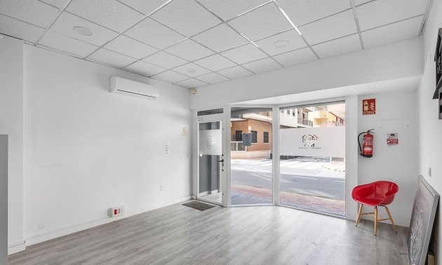 Rynek wtórny - Lokal handlowy -
Torrevieja - La Mata