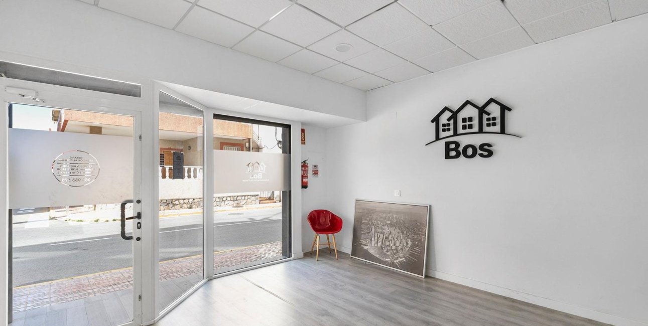 Rynek wtórny - Lokal handlowy -
Torrevieja - La Mata