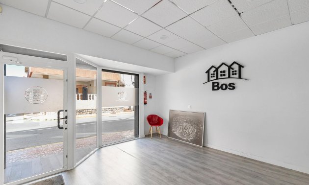 Rynek wtórny - Lokal handlowy -
Torrevieja - La Mata