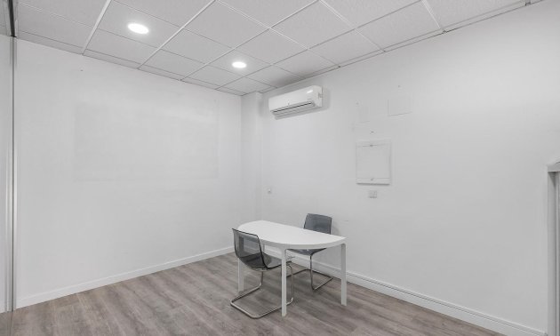 Rynek wtórny - Lokal handlowy -
Torrevieja - La Mata