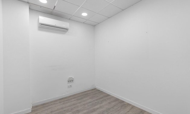 Rynek wtórny - Lokal handlowy -
Torrevieja - La Mata