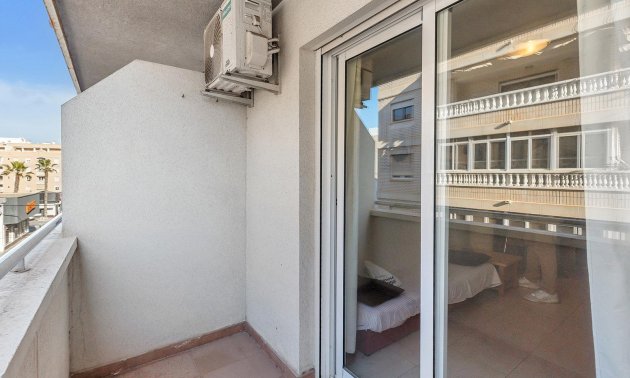 Resale - Apartment / flat -
Torrevieja - Centro