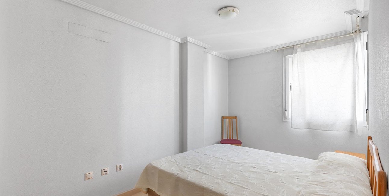 Resale - Apartment / flat -
Torrevieja - Centro