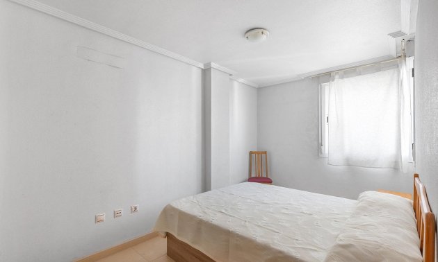 Resale - Apartment / flat -
Torrevieja - Centro