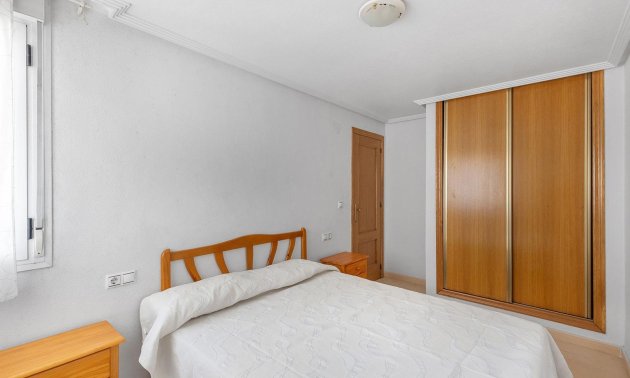Resale - Apartment / flat -
Torrevieja - Centro