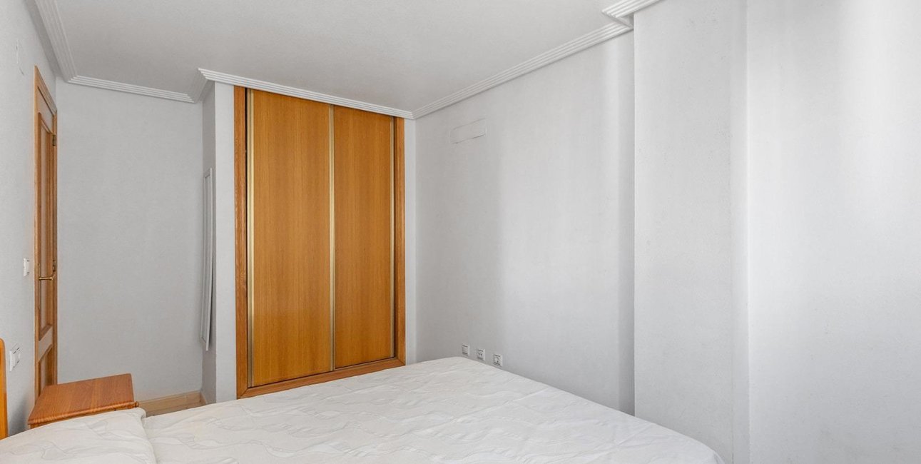 Resale - Apartment / flat -
Torrevieja - Centro