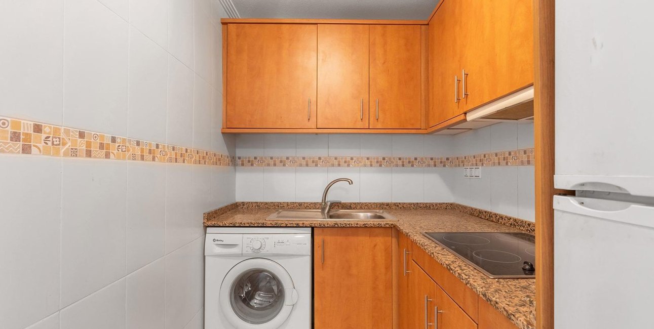 Resale - Apartment / flat -
Torrevieja - Centro