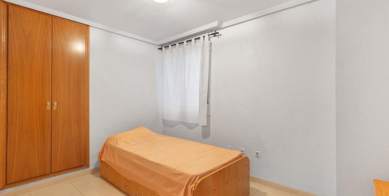 Resale - Apartment / flat -
Torrevieja - Centro