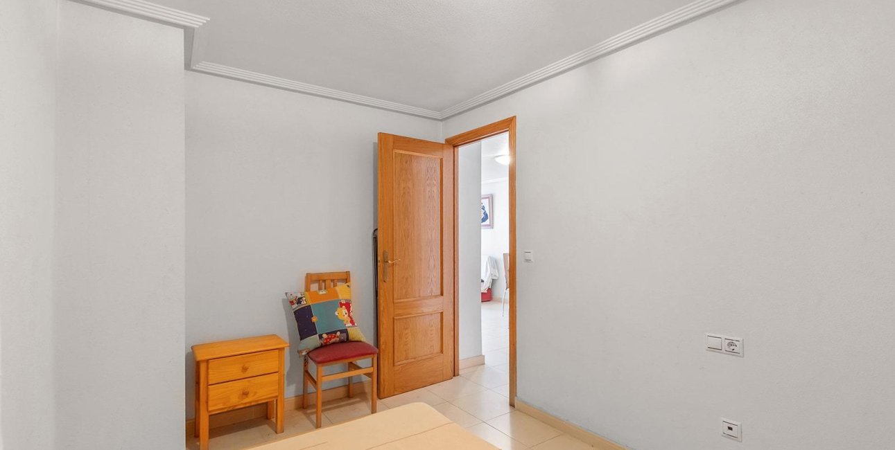 Resale - Apartment / flat -
Torrevieja - Centro