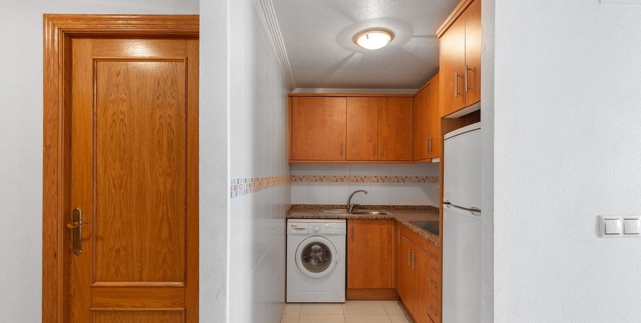 Resale - Apartment / flat -
Torrevieja - Centro