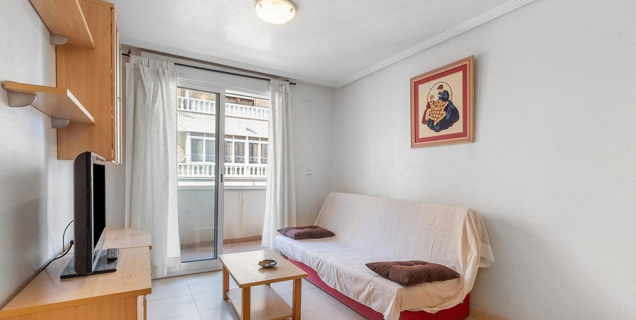 Resale - Apartment / flat -
Torrevieja - Centro