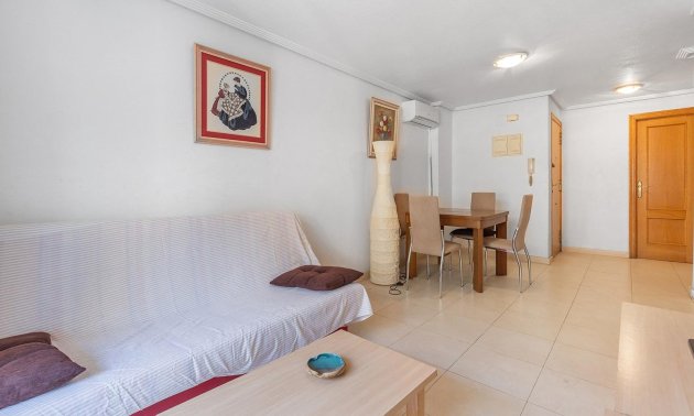 Resale - Apartment / flat -
Torrevieja - Centro