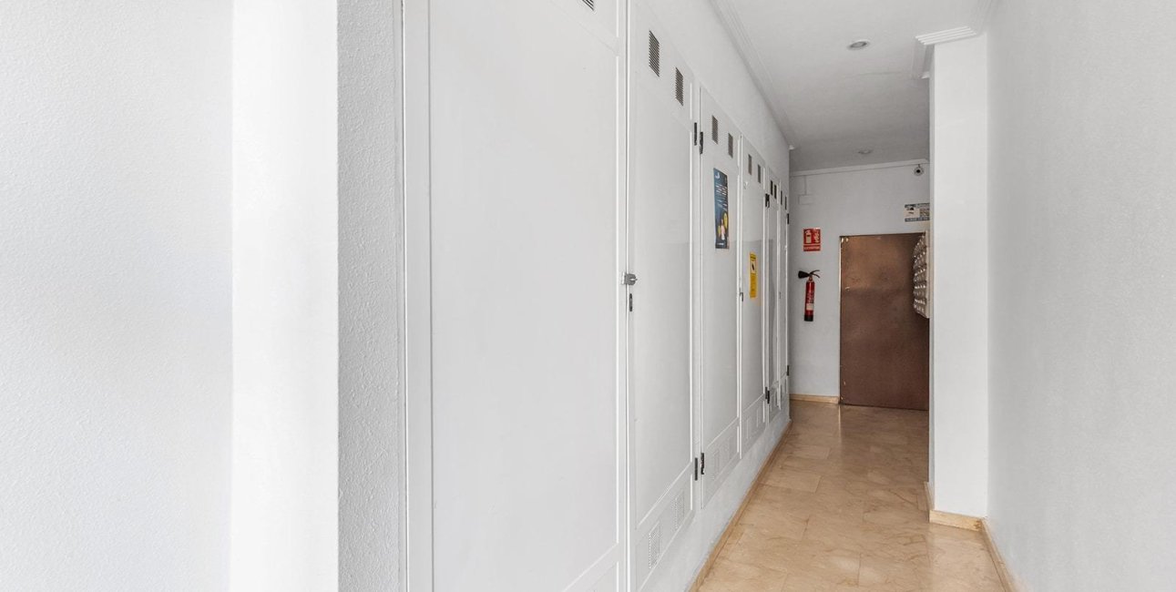 Resale - Apartment / flat -
Torrevieja - Centro