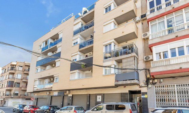Resale - Apartment / flat -
Torrevieja - Centro