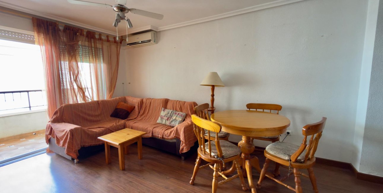 Resale - Apartment / flat -
Torrevieja - Torrevieja - Centre