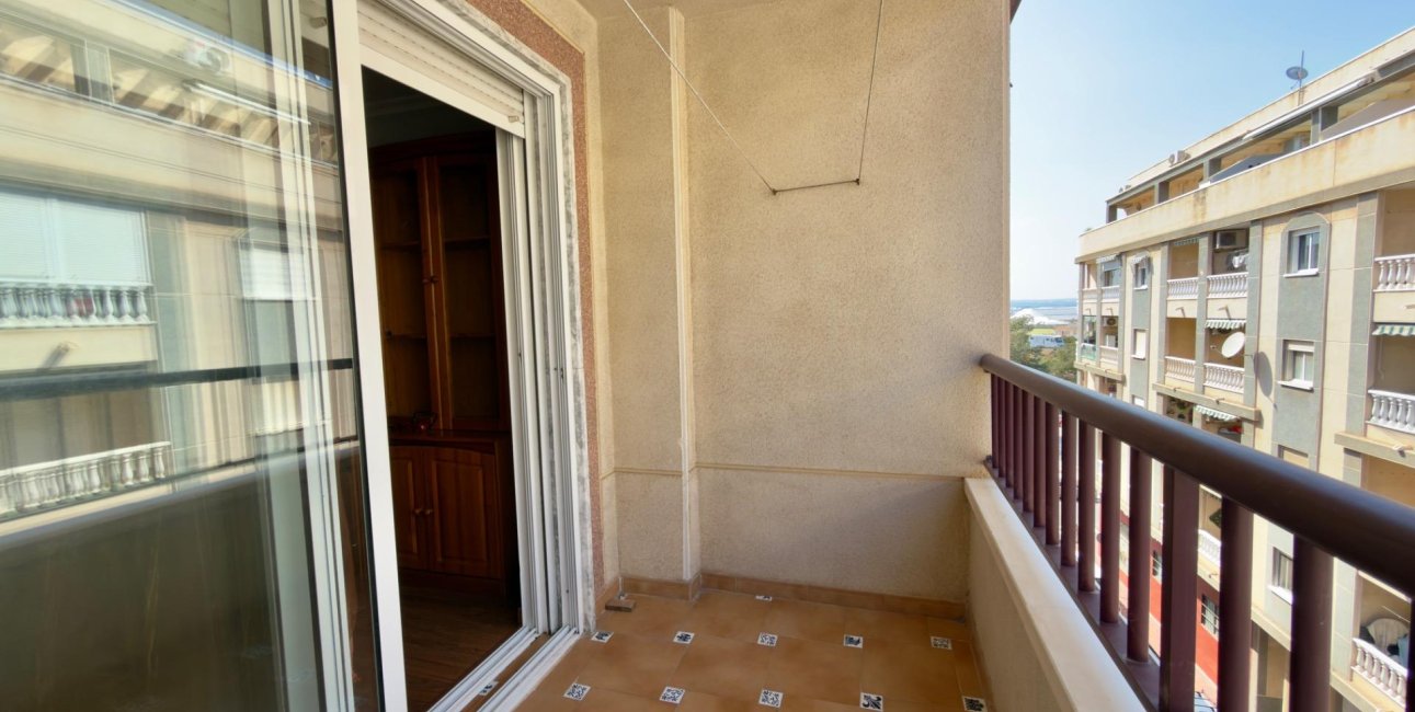 Resale - Apartment / flat -
Torrevieja - Torrevieja - Centre