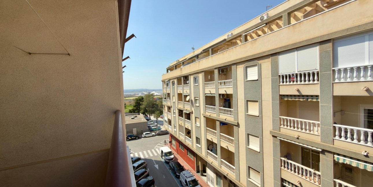 Resale - Apartment / flat -
Torrevieja - Torrevieja - Centre