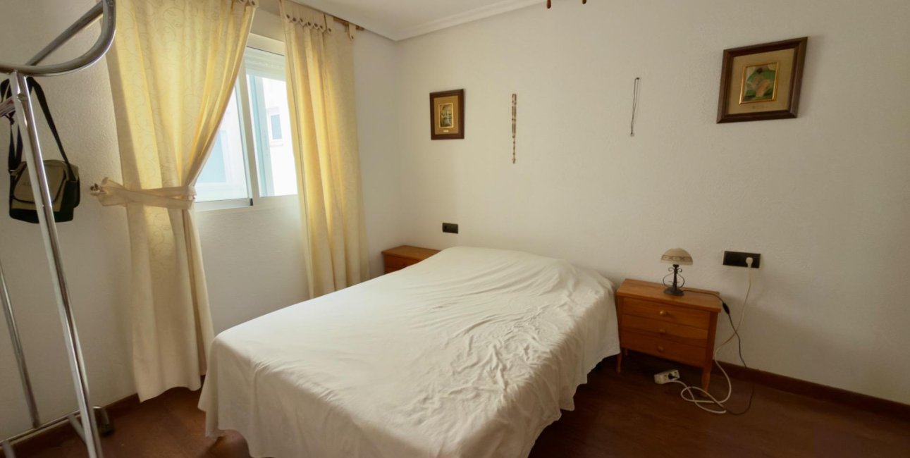 Resale - Apartment / flat -
Torrevieja - Torrevieja - Centre