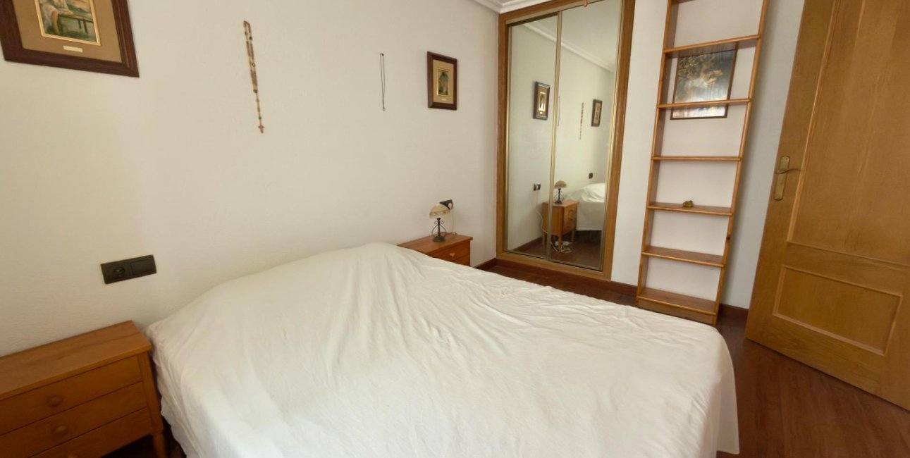 Resale - Apartment / flat -
Torrevieja - Torrevieja - Centre