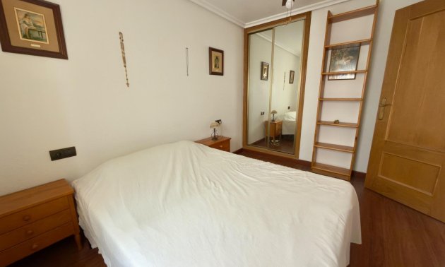 Resale - Apartment / flat -
Torrevieja - Torrevieja - Centre