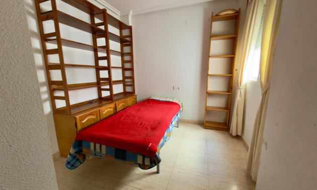 Resale - Apartment / flat -
Torrevieja - Torrevieja - Centre