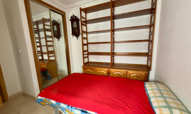 Resale - Apartment / flat -
Torrevieja - Torrevieja - Centre