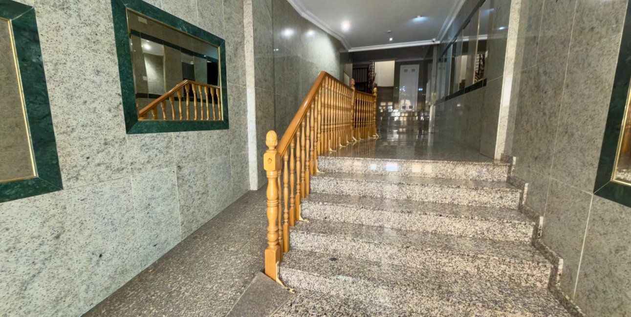 Resale - Apartment / flat -
Torrevieja - Torrevieja - Centre