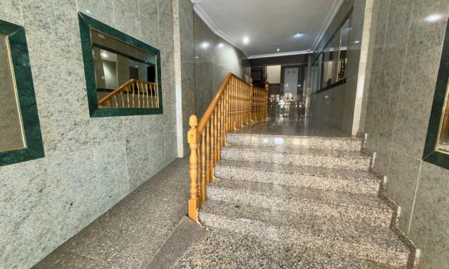 Resale - Apartment / flat -
Torrevieja - Torrevieja - Centre