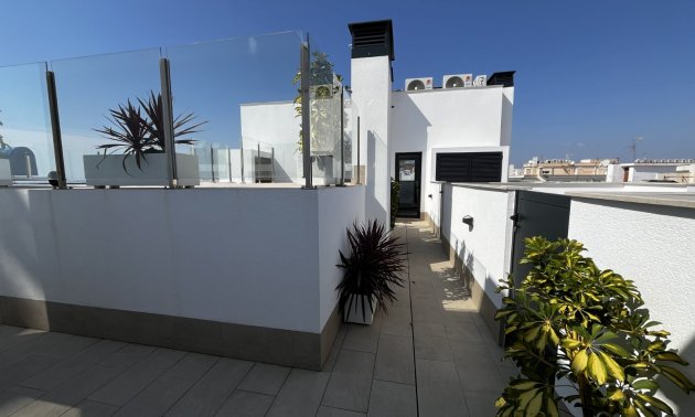 Resale - Apartment / flat -
Torrevieja - Playa de El Cura