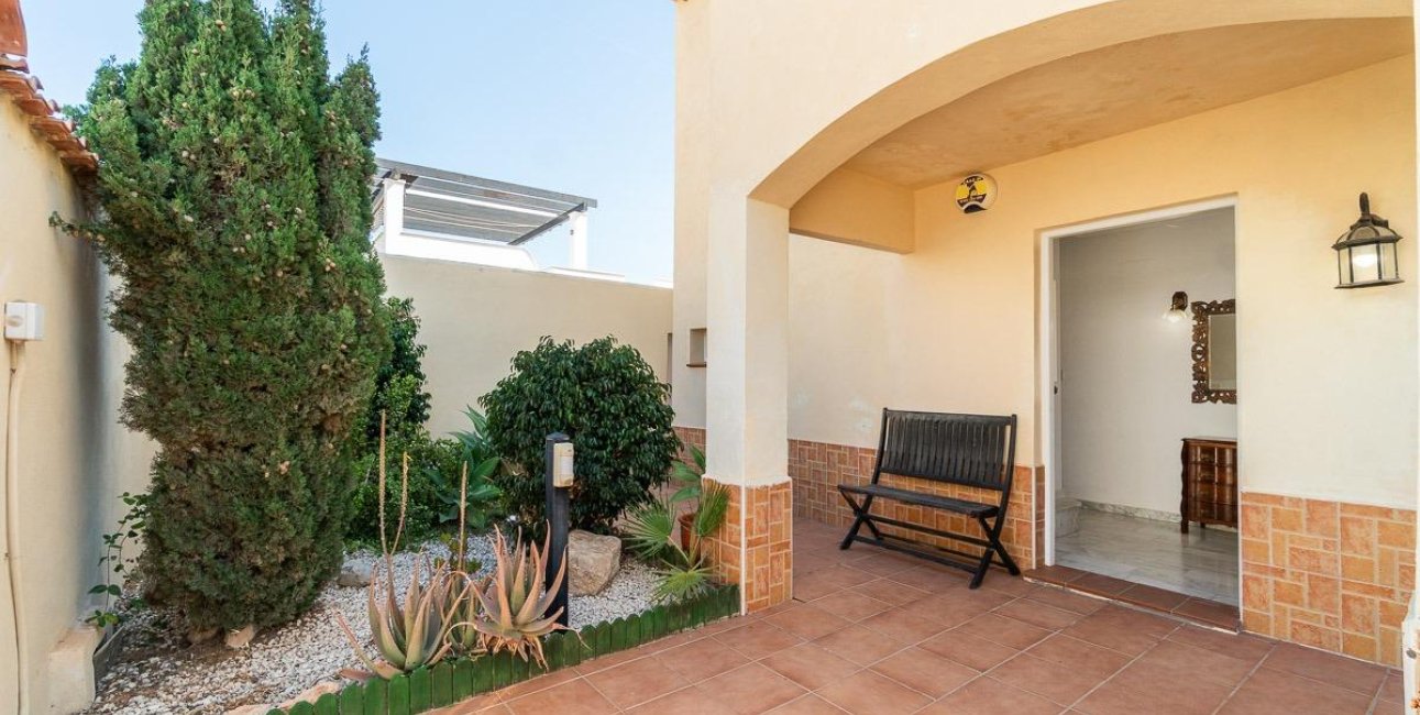 Resale - Villa -
Torrevieja - Cala de cabo cervera